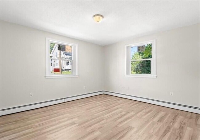 Building Photo - 80 Summit St