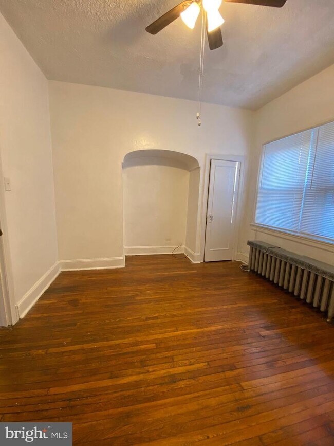 Building Photo - 5256 Cedar Ave