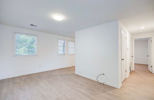 Photo - 2038 Southern Ave Apartment