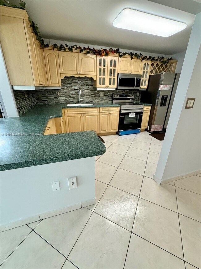 Foto del edificio - 4500 W 19th Ct