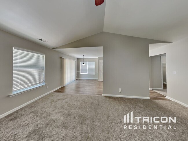 Foto del edificio - 2117 Clear Brook Dr