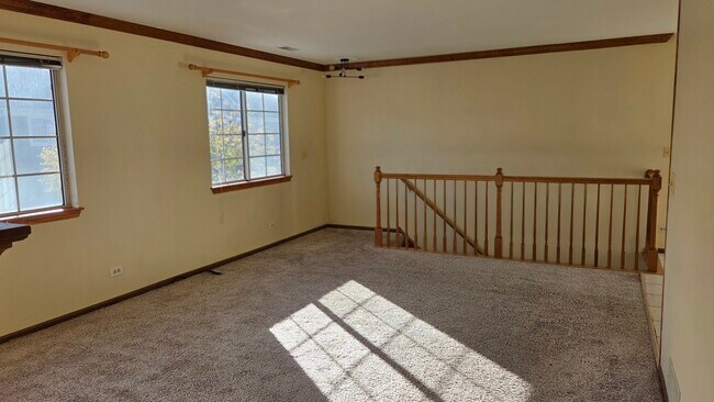 Foto del edificio - 427 Village Creek Dr