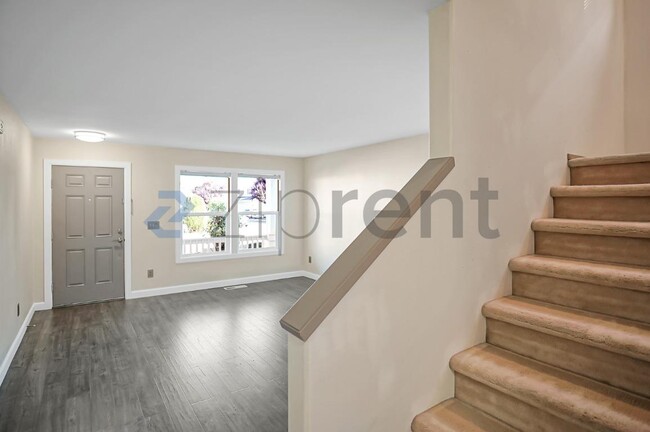 Building Photo - Unit