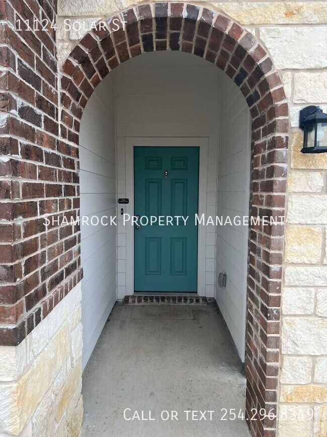 Building Photo - Beautiful 4/2 home in Park Meadows