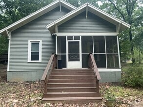 Building Photo - 1040 Cox Lake Rd