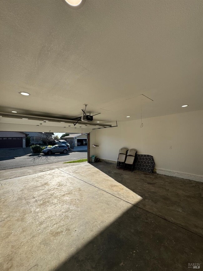 Building Photo - 124 Purdue Dr