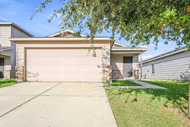 Building Photo - 9927 Sanders Rose Lane