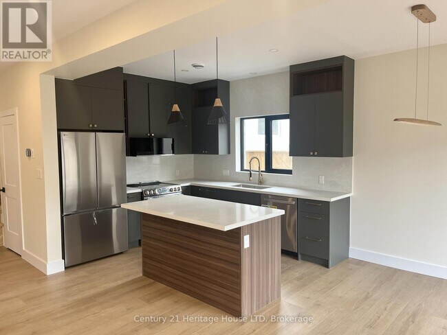 Photo du bâtiment - 24A VALLEY ROAD