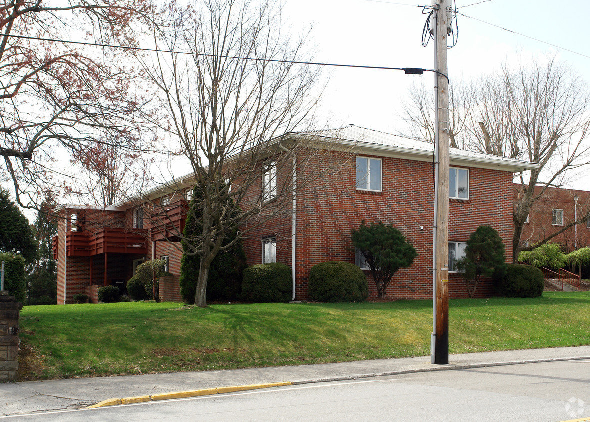 Building Photo - 1409-1411 E Main St