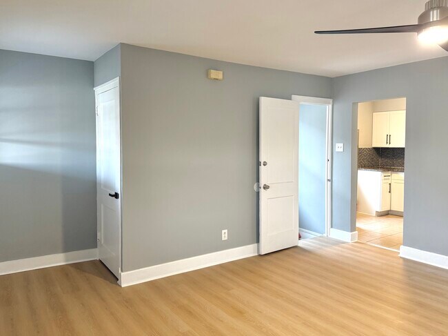 Building Photo - 1509 Rockland Ave