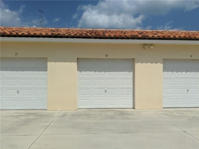 Foto del edificio - 38 Harbour Isle Dr E