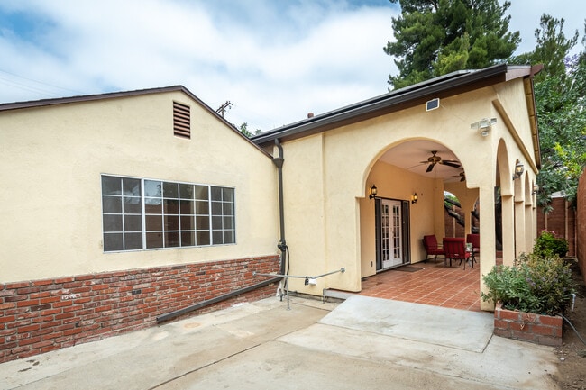 Foto del edificio - 5617 Katherine Ave