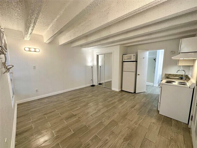 Foto del edificio - 5916 Lago Vista Way