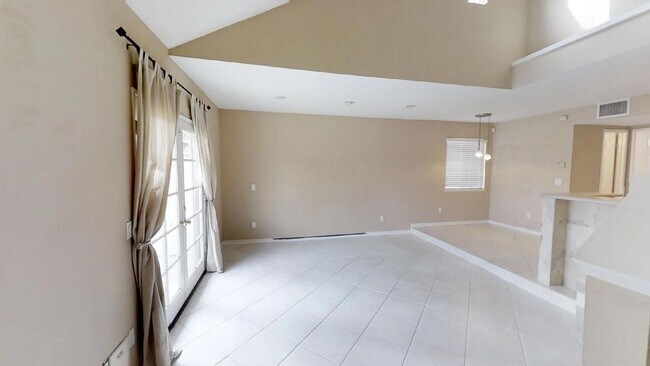 Foto del edificio - 932 W Arrow Hwy