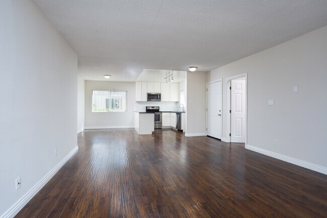 Building Photo - 10804 Otsego St