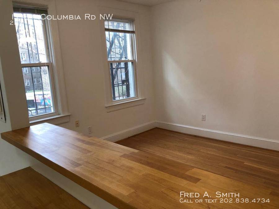 Primary Photo - Warm and Cozy, great light