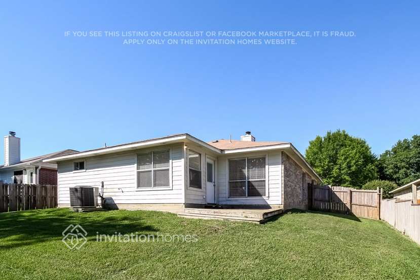 Building Photo - 10714 Estelle Cir