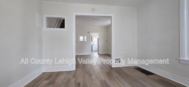 Foto del edificio - 326 N Fountain St
