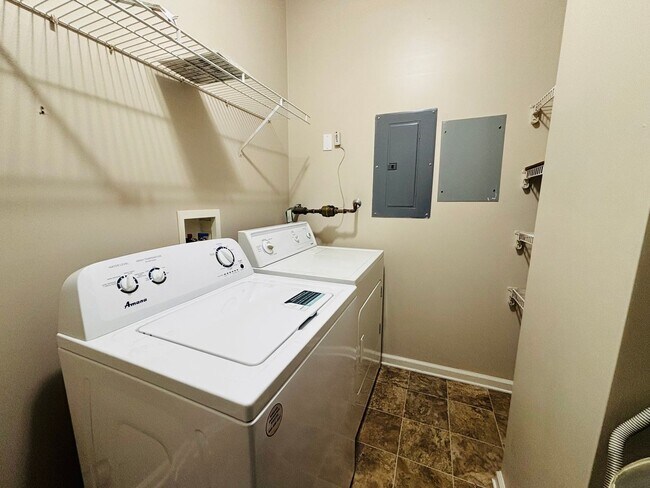 Foto del edificio - 215 S Knollwood Dr