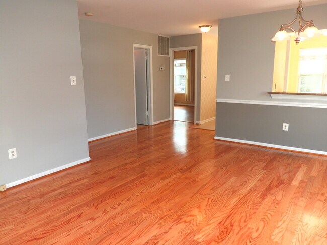 Building Photo - 2841 Yarling Ct