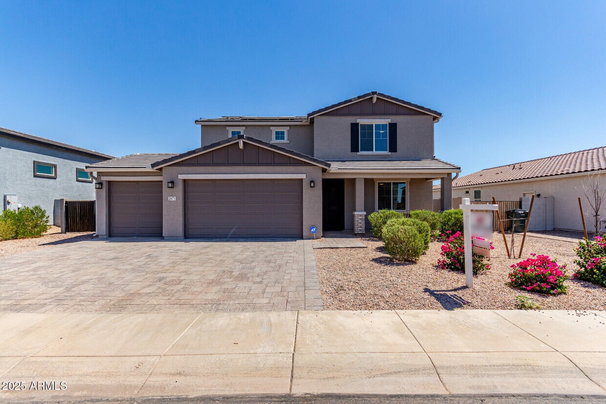 Foto principal - 2071 E Piedmont Pl