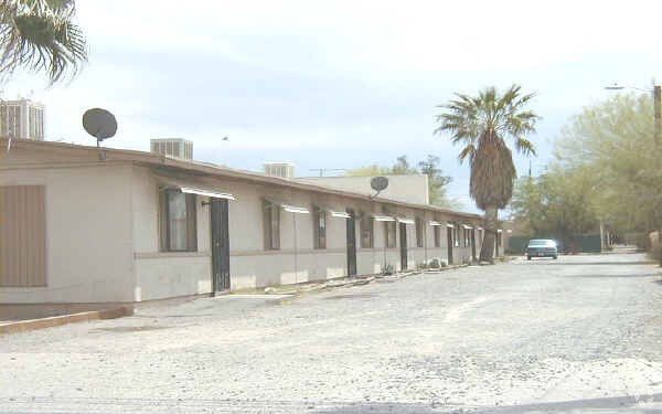 Building Photo - 3620 E Monte Vista Dr