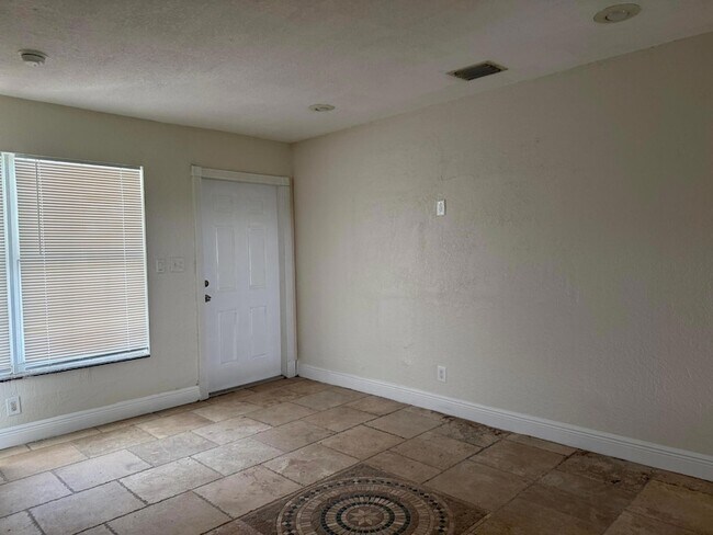 Foto del edificio - 1751 NW 34th Ave