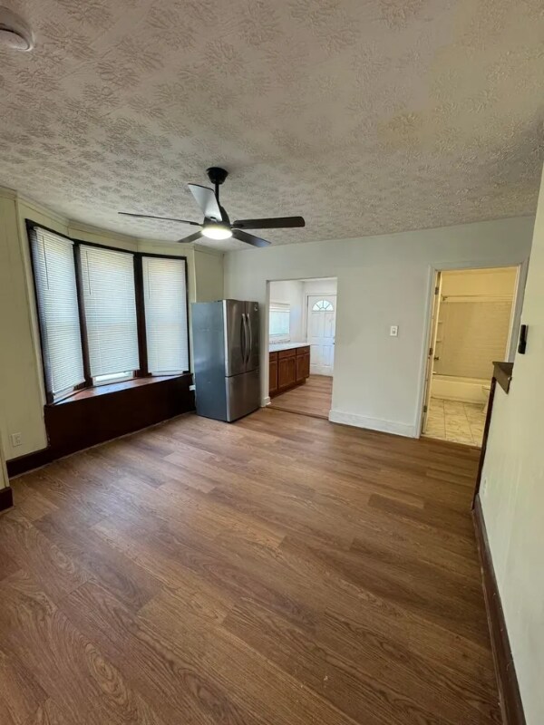 Building Photo - 2542 Steele Ave