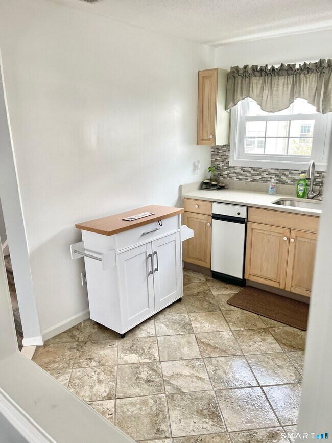 Foto del edificio - 2390 State St