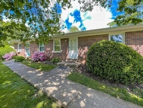 Building Photo - 250 Avena Rd