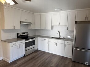 Building Photo - 736 Opal Dr