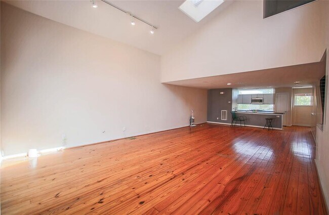 Building Photo - 6913 Yellowstone Way Dr
