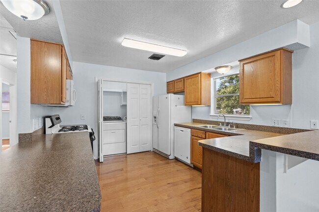 Foto del edificio - 336 Reppert St