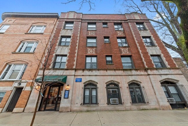 Building Photo - 631 W Barry Ave