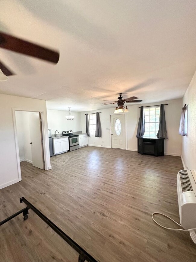 Building Photo - Studio House For Rent ASAP!