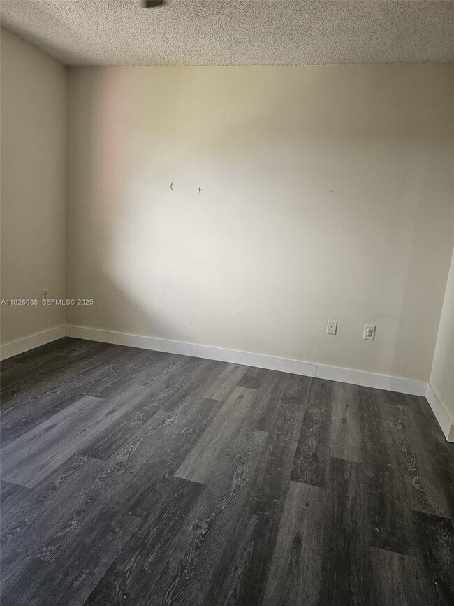 Foto del edificio - 4163 N Haverhill Rd