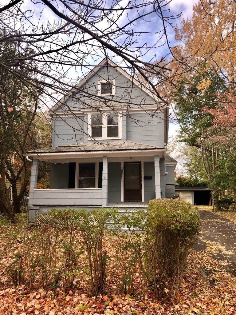1300 E 188th St Cleveland, OH 44110 – photo 1