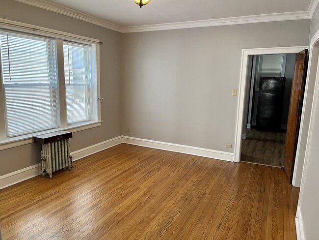 Dining Room - 4344 N Albany Ave