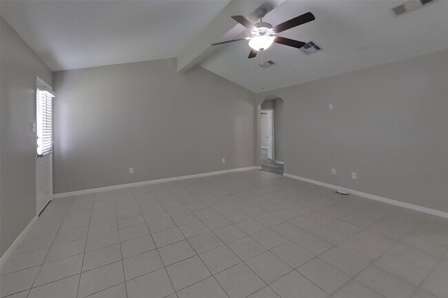 Building Photo - 333 Summer Horse Dr