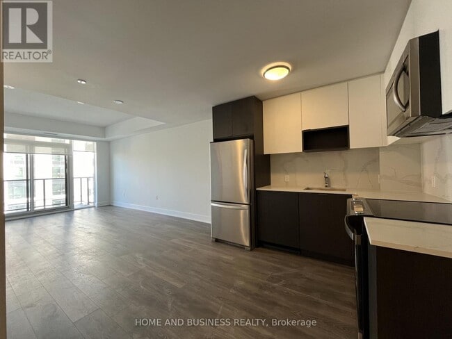 Building Photo - 202 Burnhamthorpe Rd E