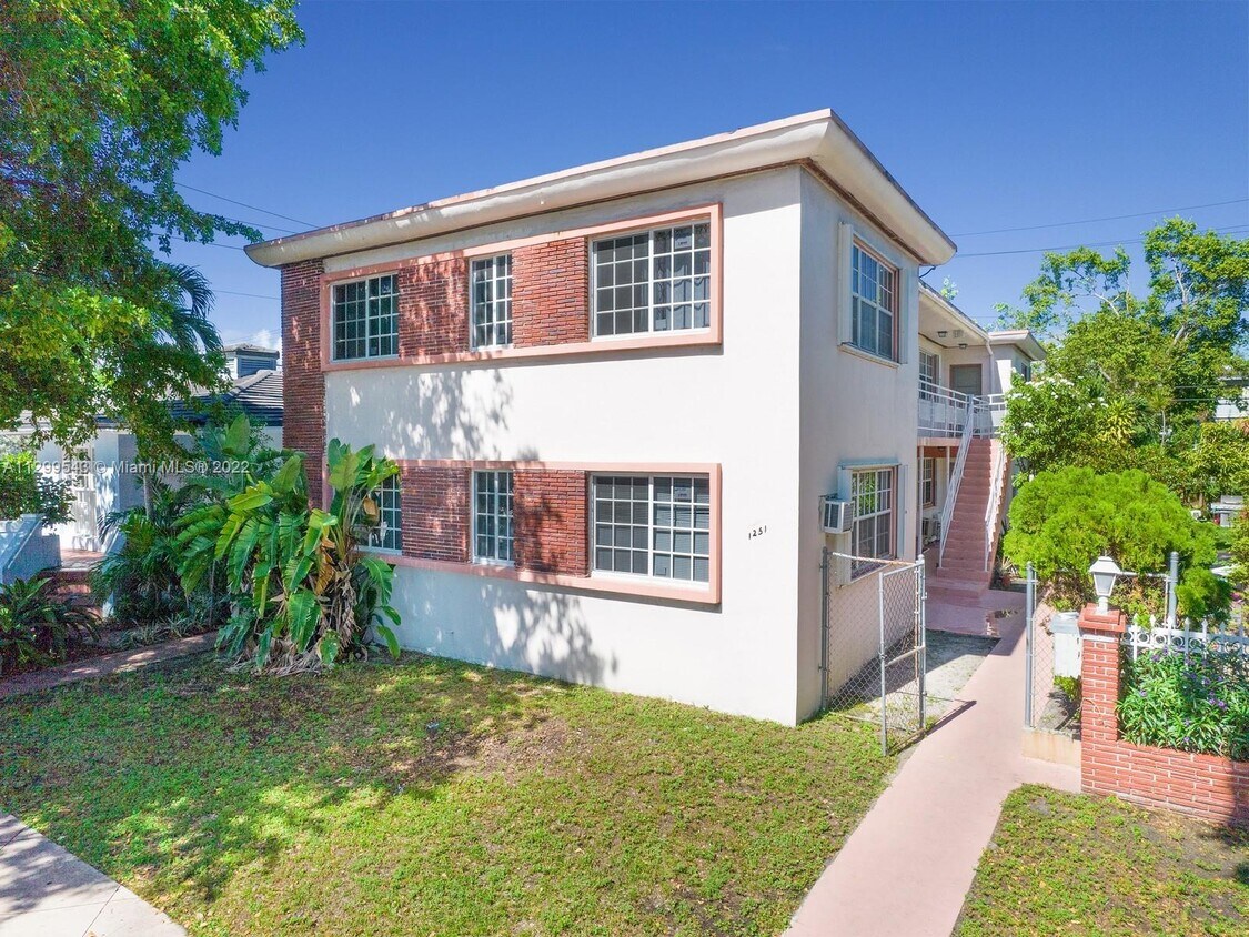 1251 Normandy Dr 4 Miami Beach Fl 33141 Room for Rent in Miami Beach