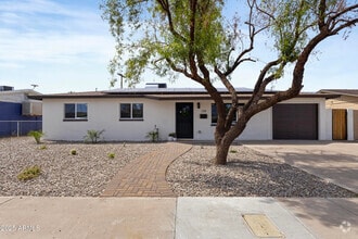 Building Photo - 109 W Kinderman Dr