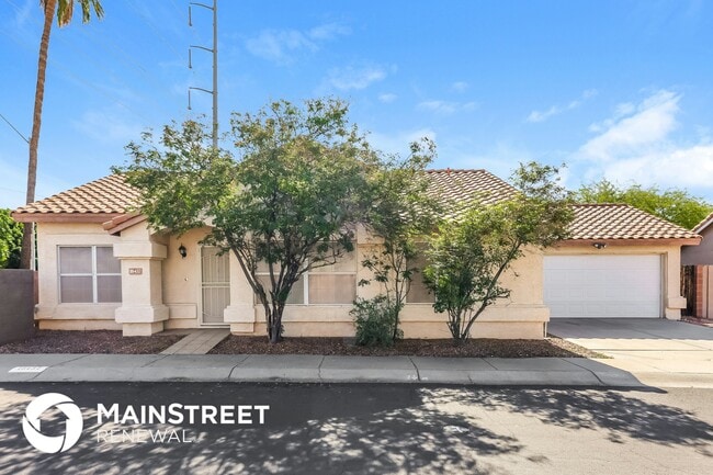 Building Photo - 18437 N 8th Pl