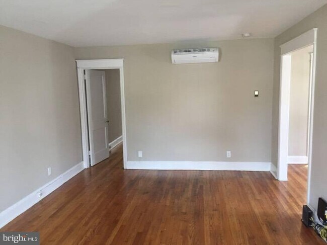 Foto del edificio - 2302 N Broom St