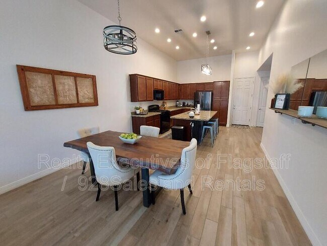 Building Photo - 2508 W Mission Timber Cir