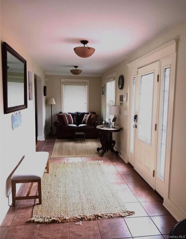 Foto del edificio - 572 Montauk Hwy