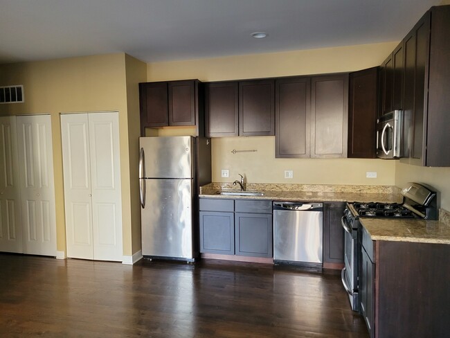 Foto del edificio - 2120 W Washington Blvd
