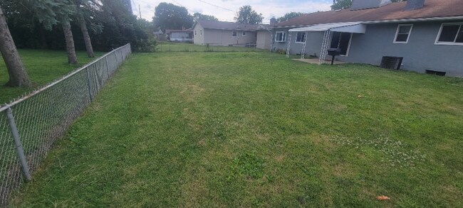 Building Photo - 1147 Dechant Ct