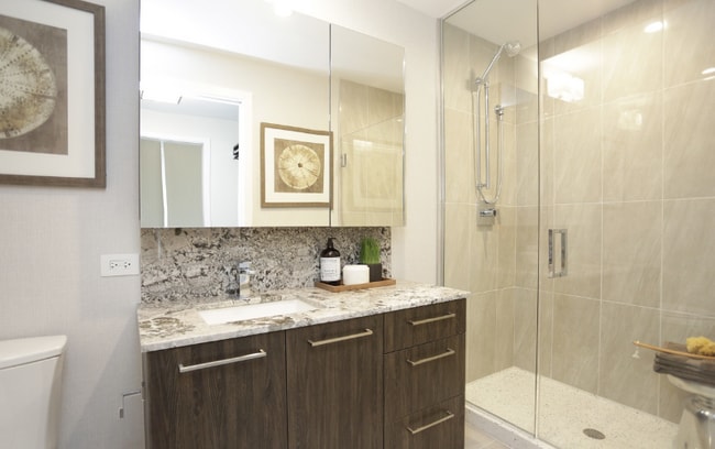 Building Photo - 701 N Hudson Ave