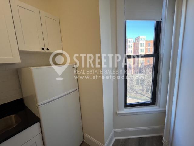 Building Photo - 2 bedroom in Boston MA 02115